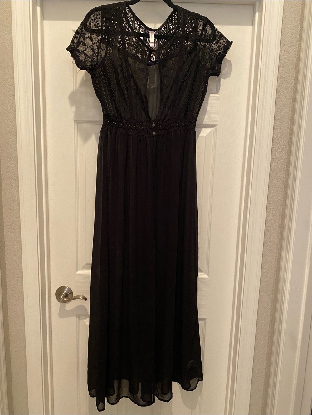 M-L Xiliration Sheer Black Lace Maxi Beach Cover-Up
